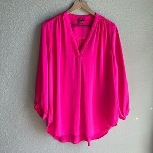 💖Vince Camuto Hot Pink Satin Quarter Sleeve V-neck Blouse